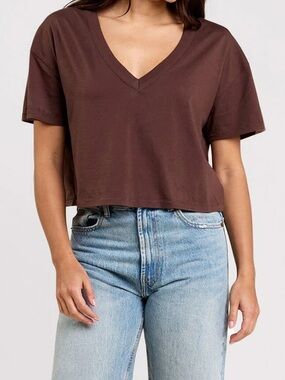 Nuuds Boxy V-Neck Tee : Medium